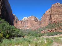 echt blauer Himmel über dem Zion Nationalpark