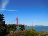 Golden Gate Bridge unter blauem Himmel