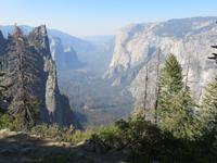 Abstieg vom Glacier Point mit Blick auf den El Capitan