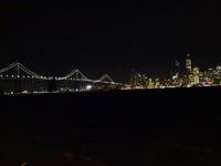 San Francisco - nächtliche Fahrt mit Stretchlimousine, Blick auf Bay Bridge mit Stadt