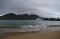 Spaziergang am Strand und Baden in Nawiliwili auf Kauai
