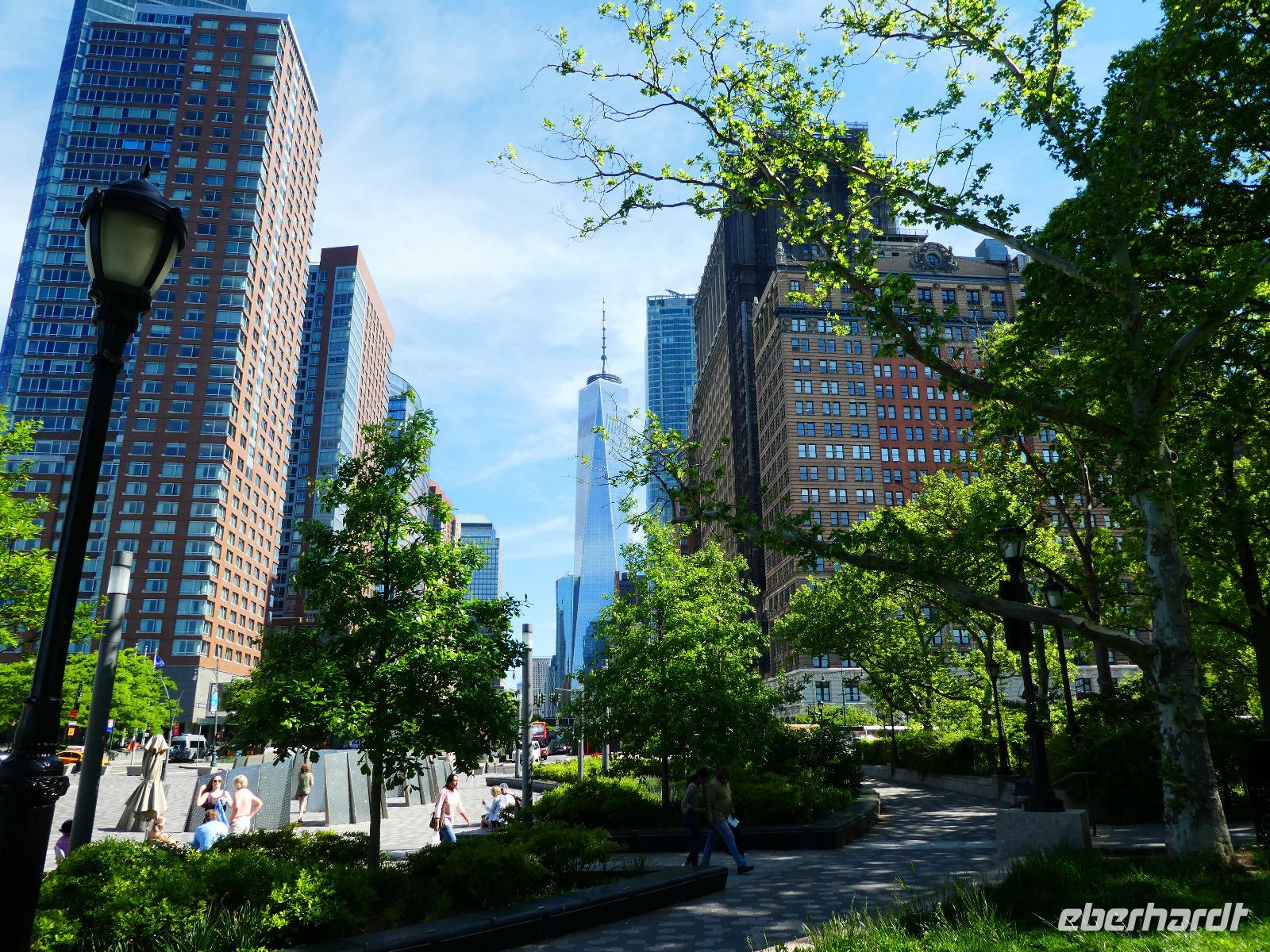 Battery Park mit Blick auf das One Trade Center