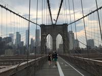 Spaziergang über die Brooklyn Bridge
