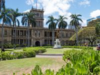 Gerichtsgebäude mit King Kamehameha-Statue