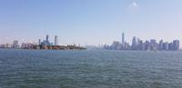New York - Blick von Liberty Island auf Manhattan und New Jersey