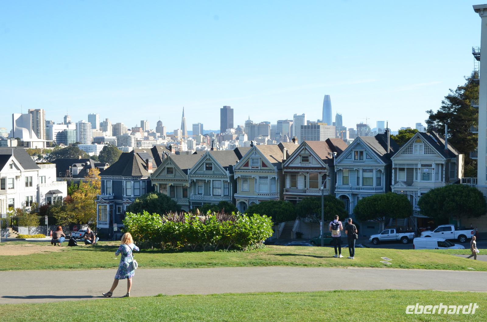 Blick vom Alamo Square mit den Painted Ladies