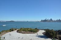 Blick von Alcatraz auf San Francisco Downtown und die Bay Bridge