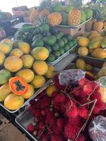 Papaya, Ananas, Rambutan: Farmers Market in Hilo - Big Island