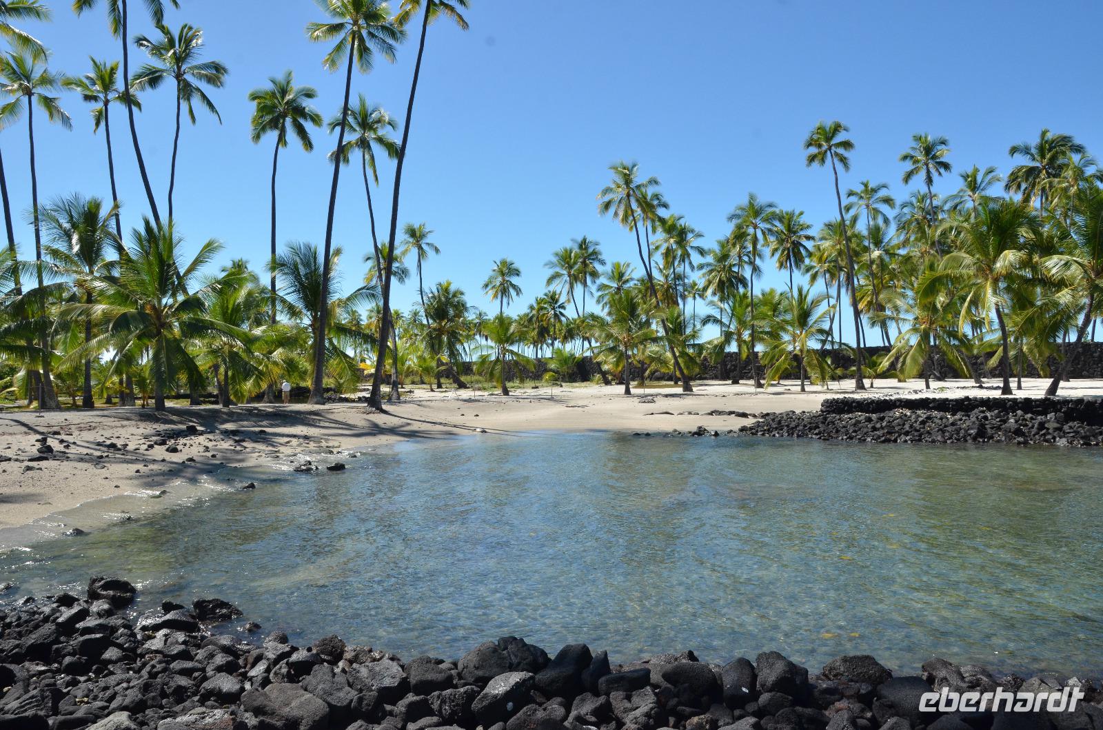 Spaziergang durch den Puuhonua O Honaunau National Historical Park