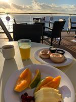 Frühstück im Aloha Café an Bord der Pride of America