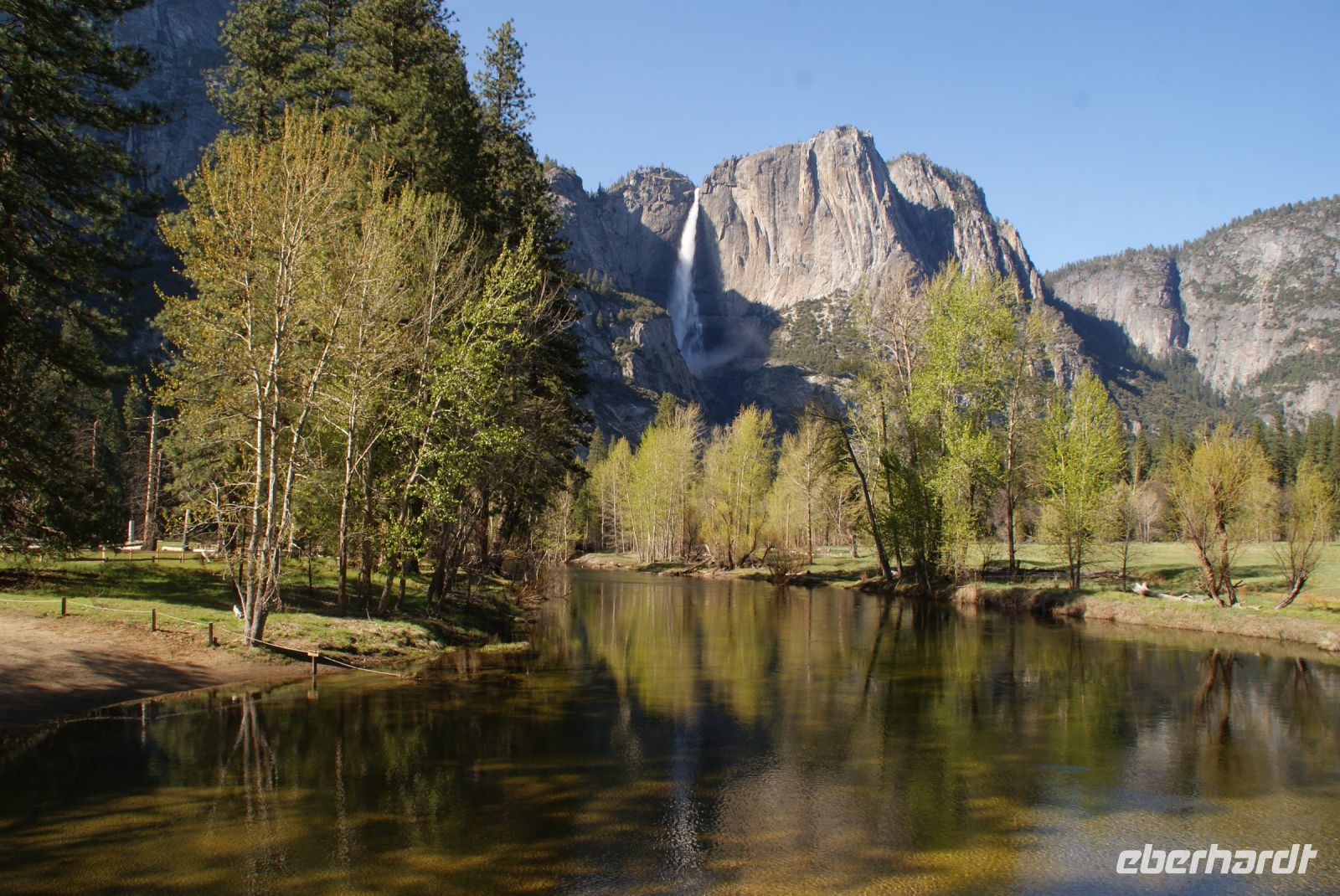 216 herrliche Spiegelung im Yosemite NP