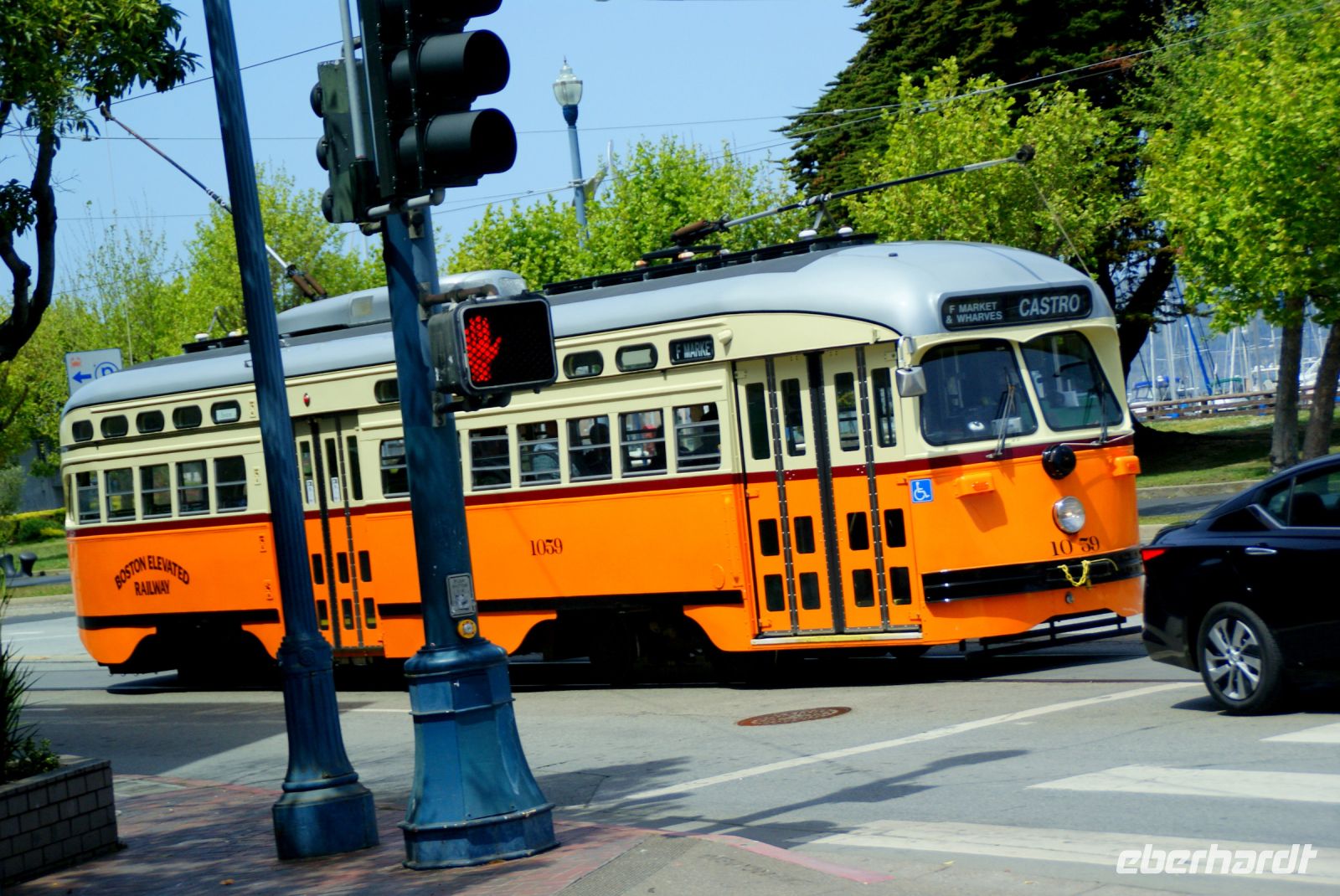 252 historische Straßenbahnen in SF