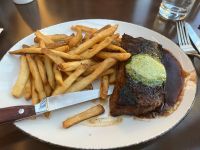 Abendessen im Broadway Lounge Restaurant