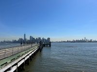 Blick auf Manhattan von Liberty Island