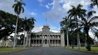 Inselrundfahrt auf O´ahu - zurück in Honolulu am Parlament und Präsidentenpalast