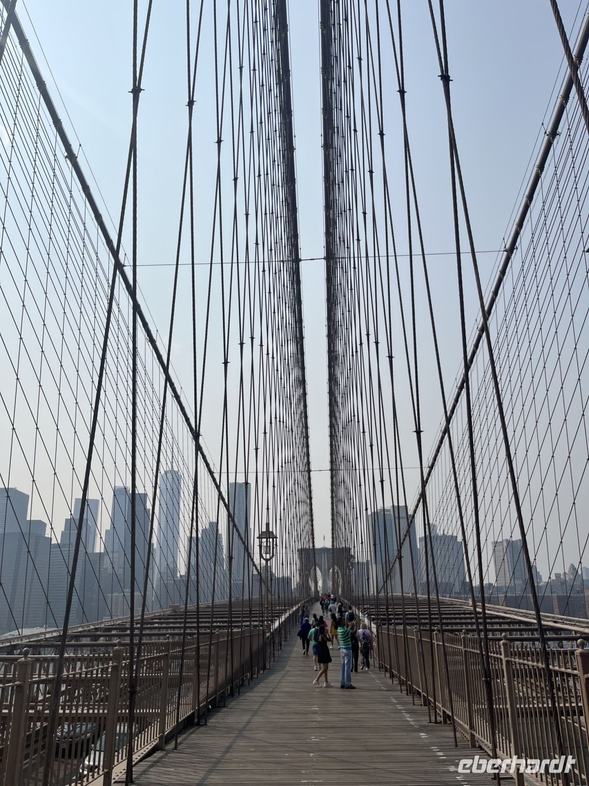 Spaziergang über die Brooklyn Bridge 