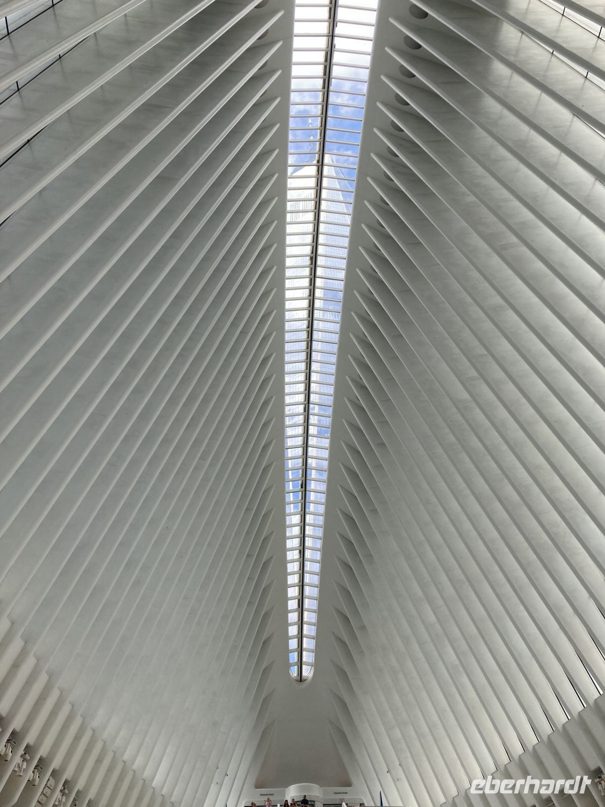 Mitten im OCULUS - One World Trade Center - 1776 Fuß hoch…