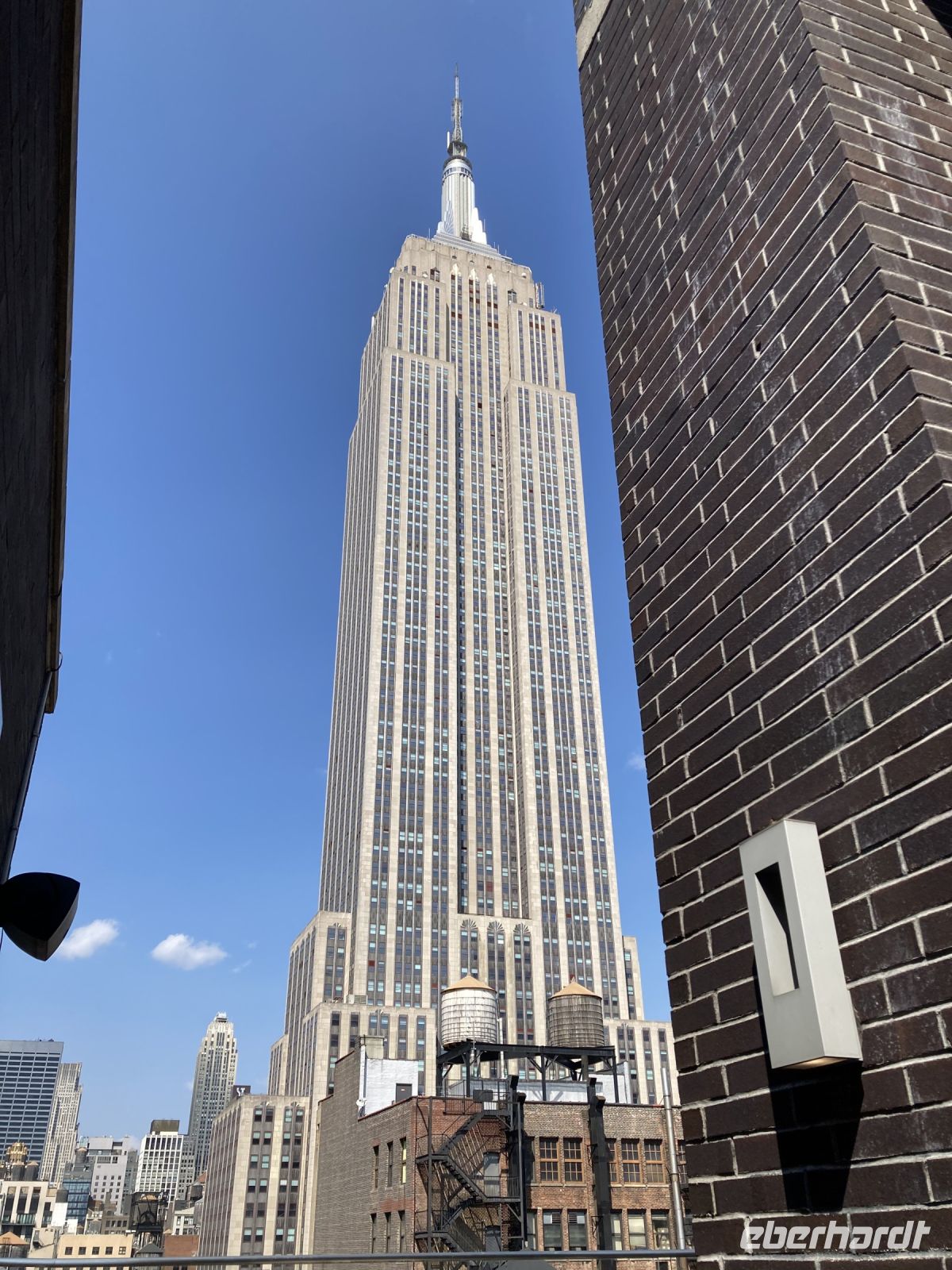 Empire State Building - Blick von der Dachterrasse unseres Hotels: HYATT Herold Square