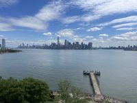 Blick von Liberty Island nach Manhattan
