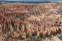Eberhardt-Reisebegleitung Vicky Kern vor dem Bryce Canyon