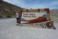 Eberhardt-Reisebegleitung Vicky Kern im Tal des Todes