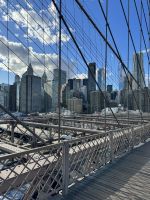 Brooklyn Bridge mit Skyline von Manhattan