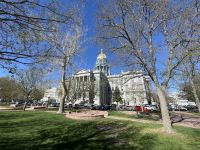 Stadtrundfahrt in Denver - Fotostopp am Capitolgebäude von Colorado