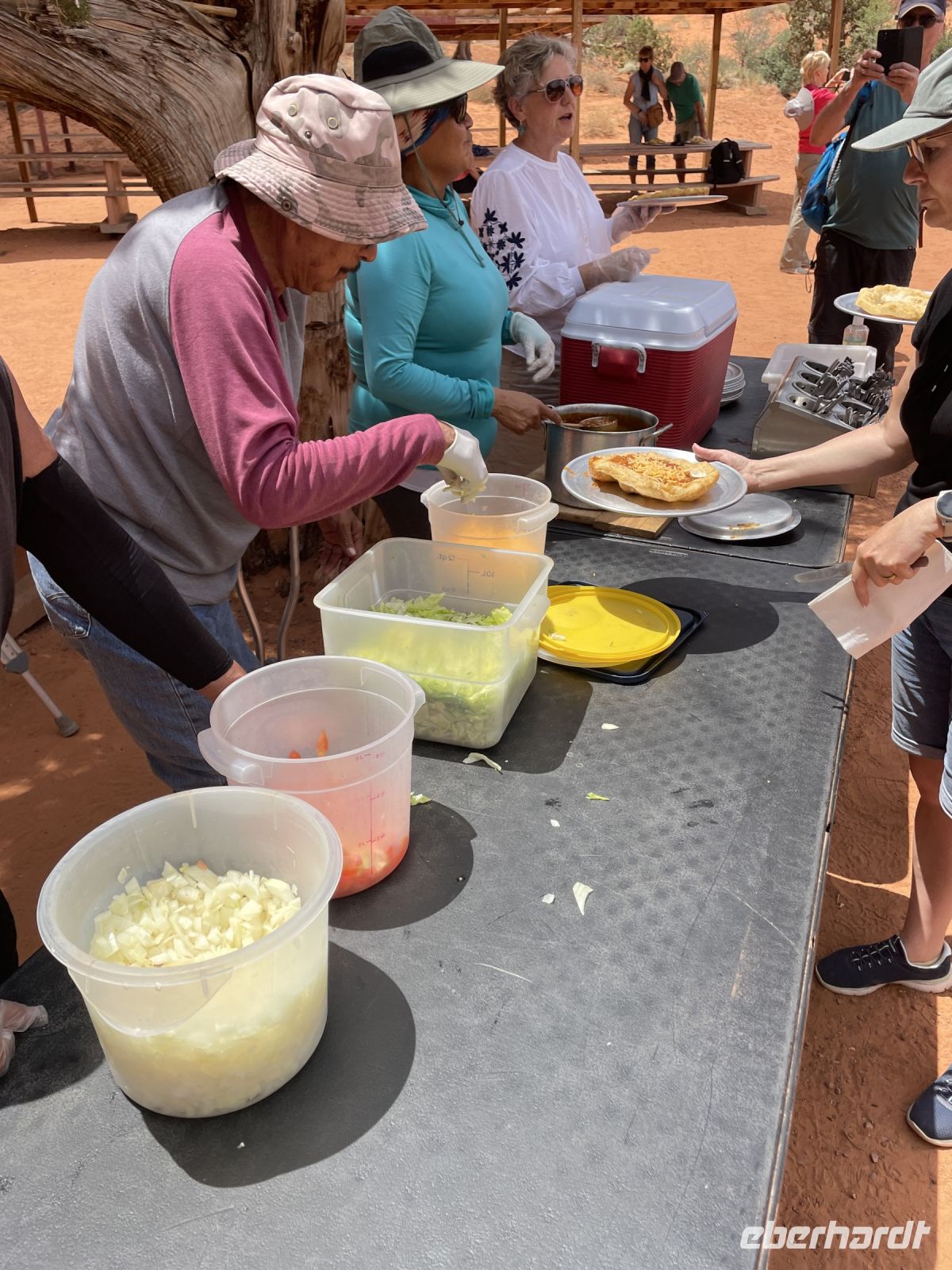  Monument Valley - Mittagspause mit frischen Tacos