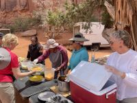  Monument Valley - Mittagspause mit frischen Tacos