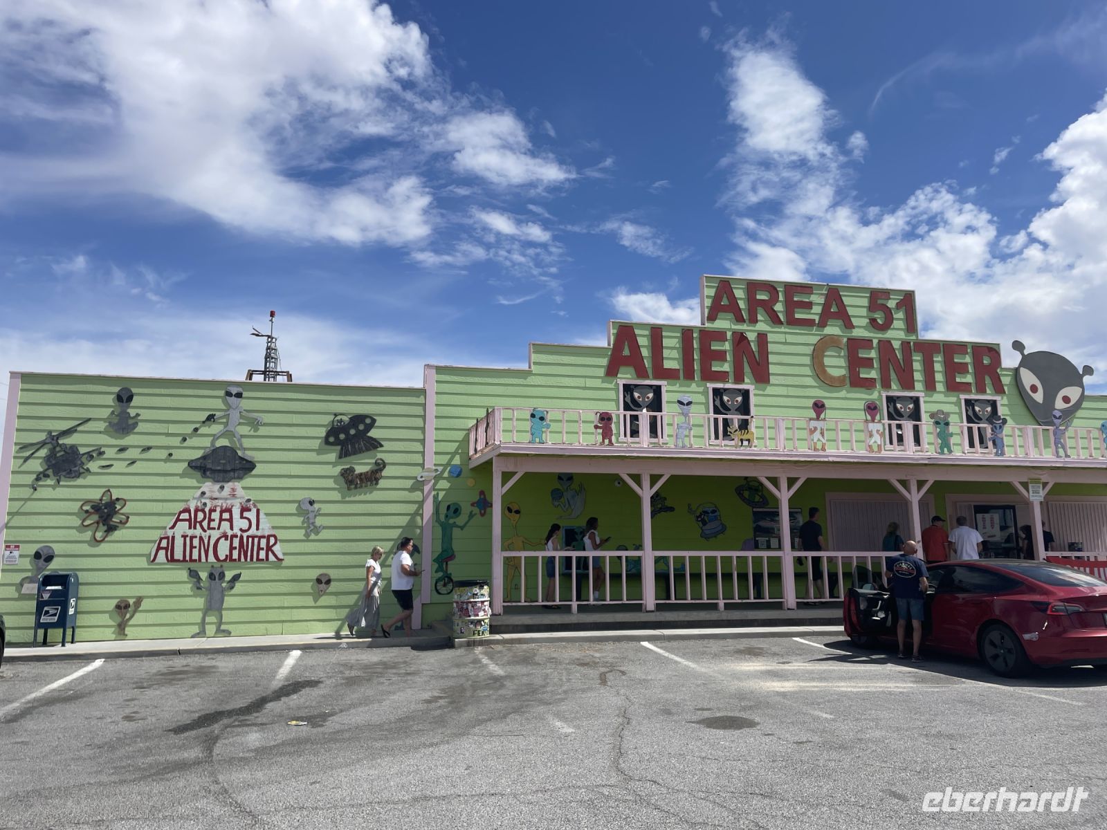 Weiter geht es durch die Wüste, vorbei an der 