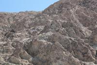 das Schild markiert den Meeresspiegel