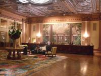 Eingangshalle unseres historischen Hotels in L.A.