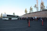 8000 Personen wollen wieder zurück aus dem Park und wir mittendrin ...