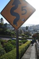 Lombard Street, die kurvigste Straße der Welt!