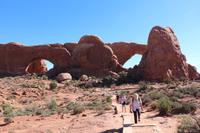 Rundgang im Arches-Nationalpark in Utah