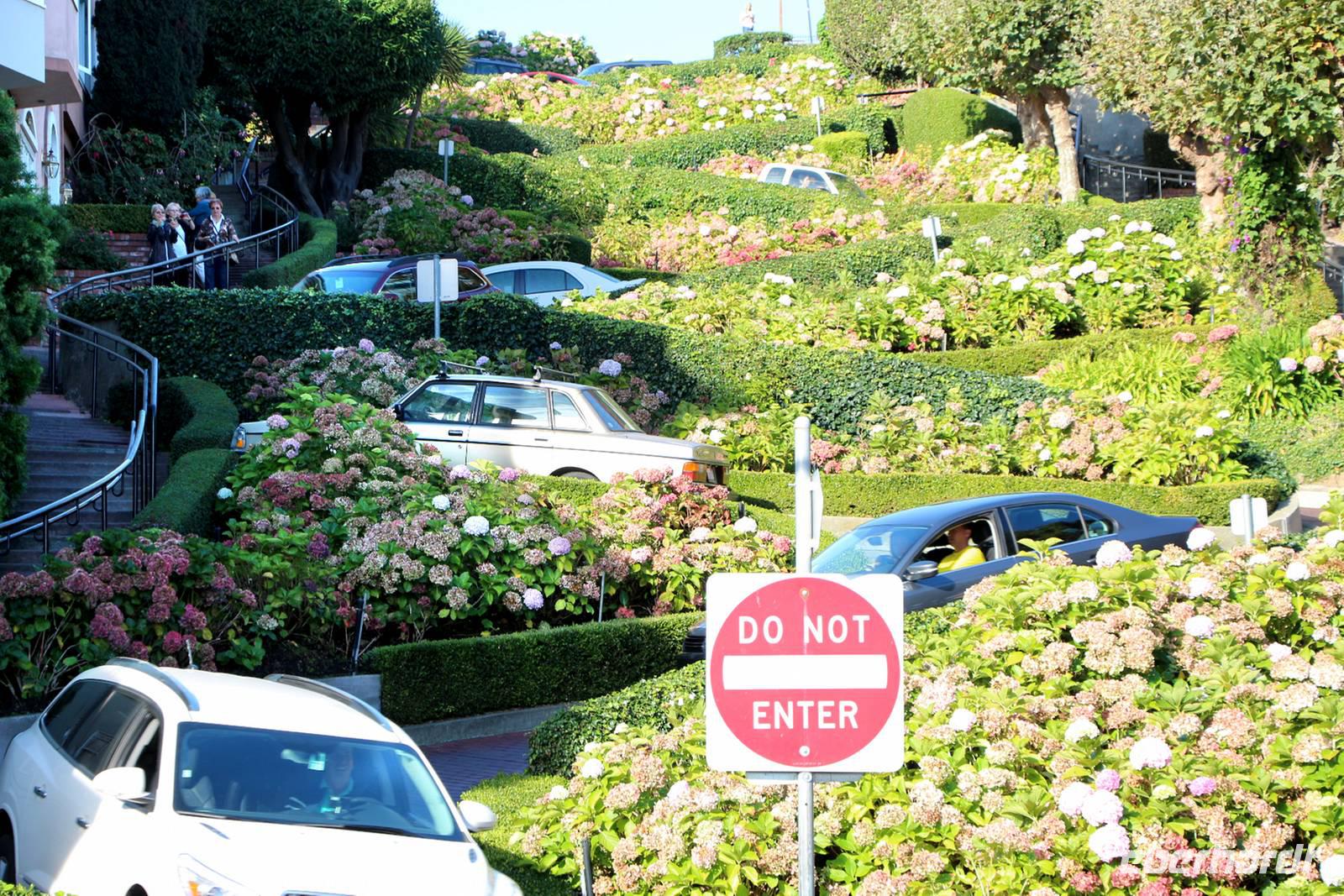 Lombard Street in San Francisco - kurvenreichste Straße der Welt