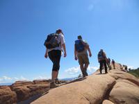 Luftiger Weg im Arches NP