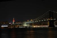 Blick zur Brooklyn Bridge und Empire State Building