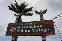 Dorf der Miccosukee-Indianer