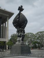 Friedenssäule vorm Opernhaus