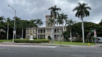 Inselrundfahrt auf O´ahu - zurück in Honolulu am Parlament und Präsidentenpalast