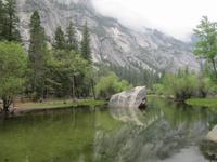Wanderung am Denaia-Fluss, Yosemity Nationalpark 