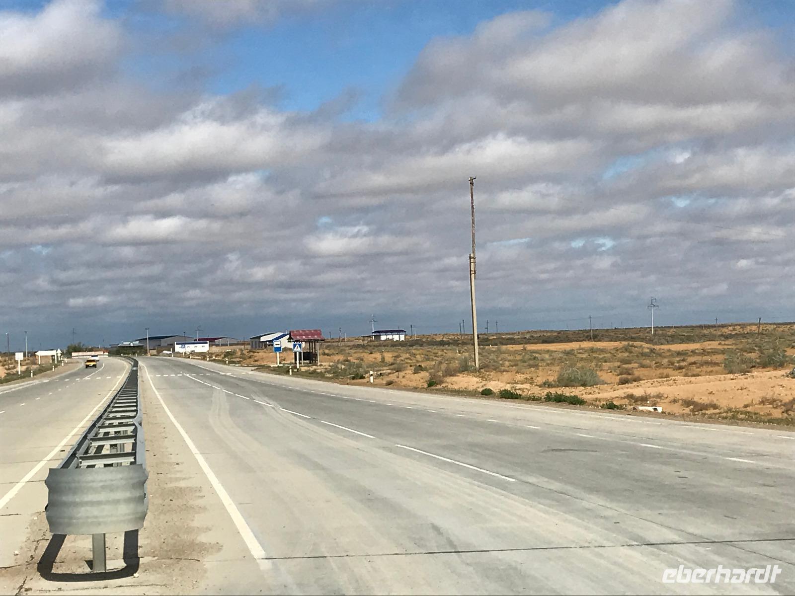 Autobahn von Chiwa nach Buchara 