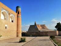Chiwa: Blick zur Stadtmauer