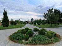 Parkanlage vor dem Gur-Emir-Mausoleums in Samarkand