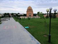 Parkanlage vor dem Gur-Emir-Mausoleums in Samarkand