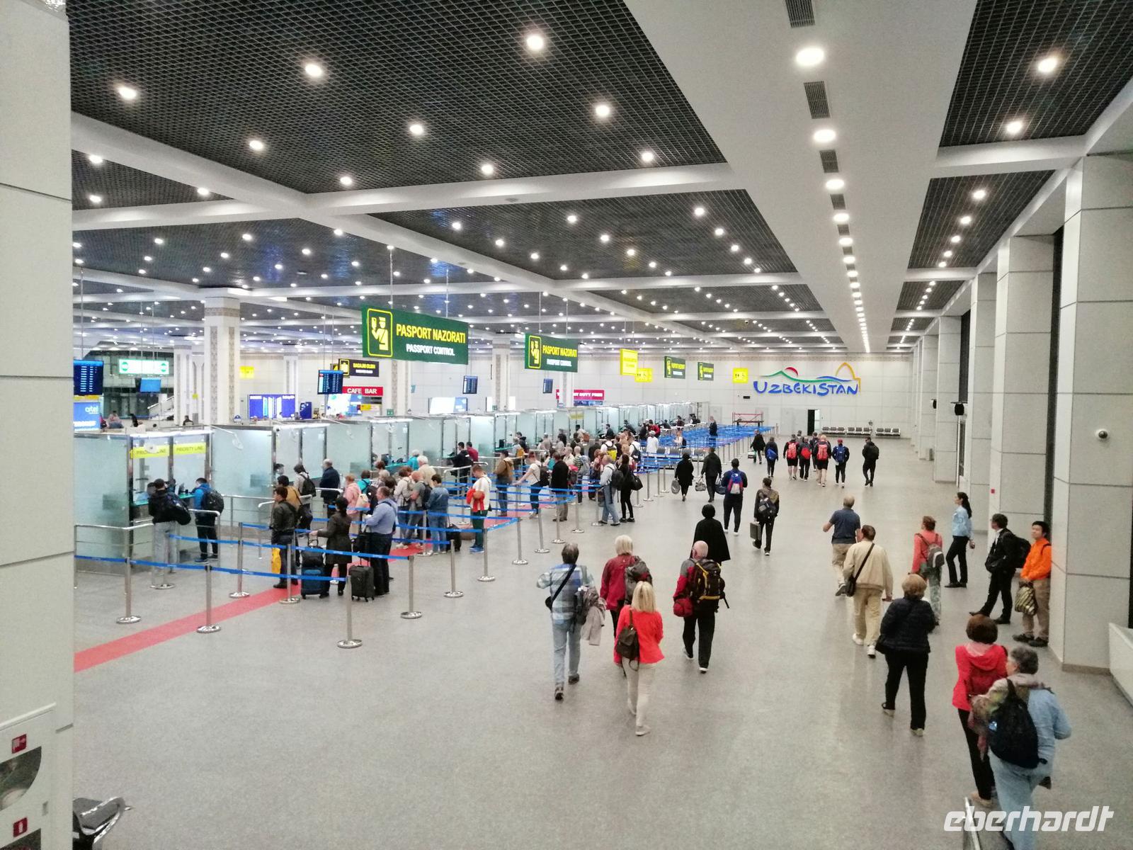 Ankunft in Taschkent, am Flughafen