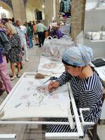 Medrese Nodir-Devon-Begi, Handwerkerin, Buchara 