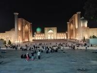 Registan-Platz abends, Samarkand