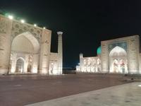 Registan-Platz abends, Samarkand